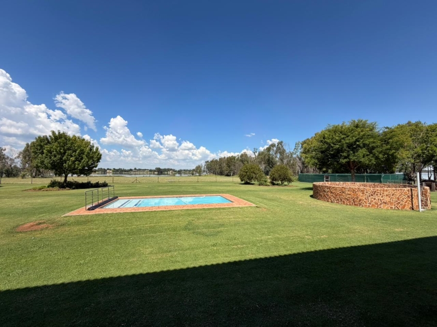 7 Bedroom Property for Sale in Oranjeville Free State